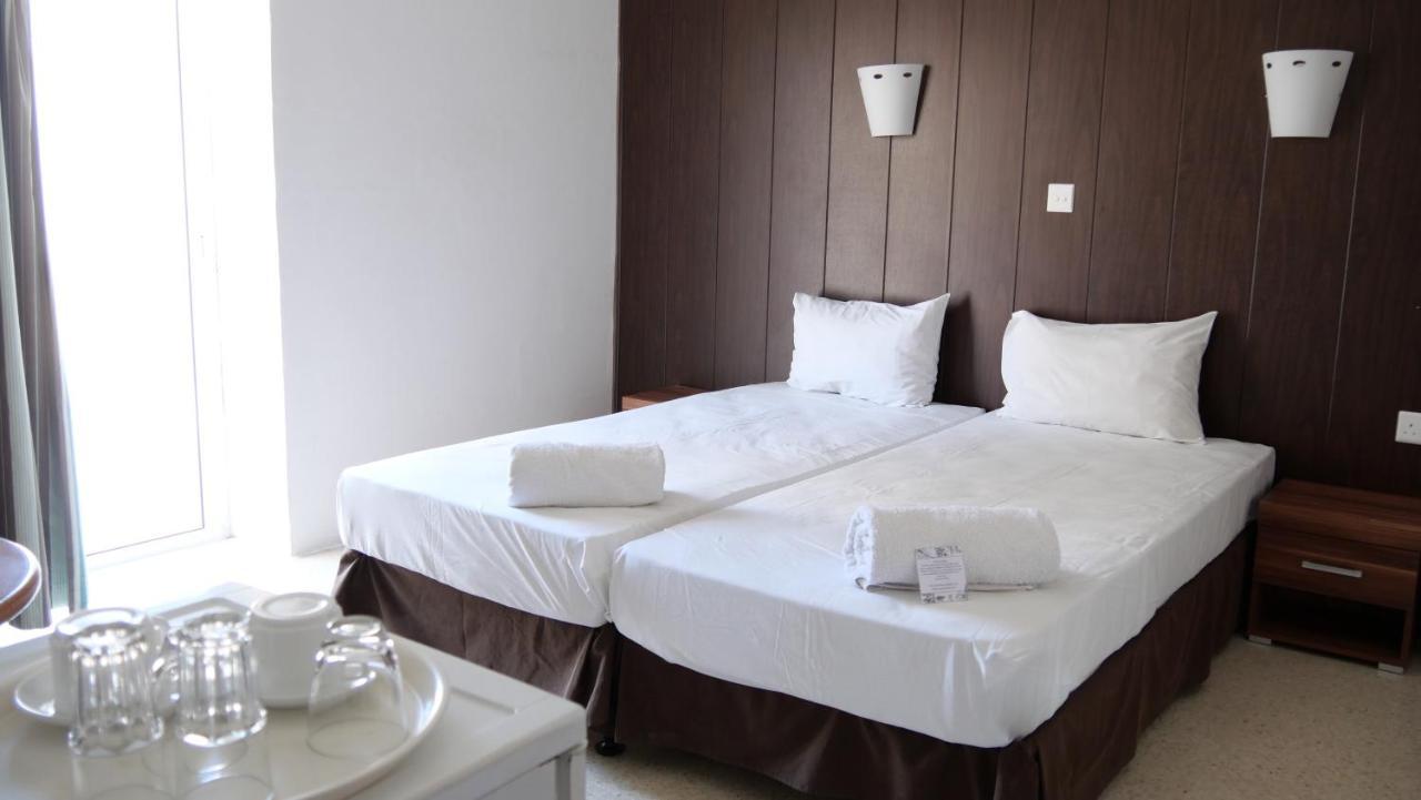 Sunstone Boutique Guest House Buġibba Extérieur photo