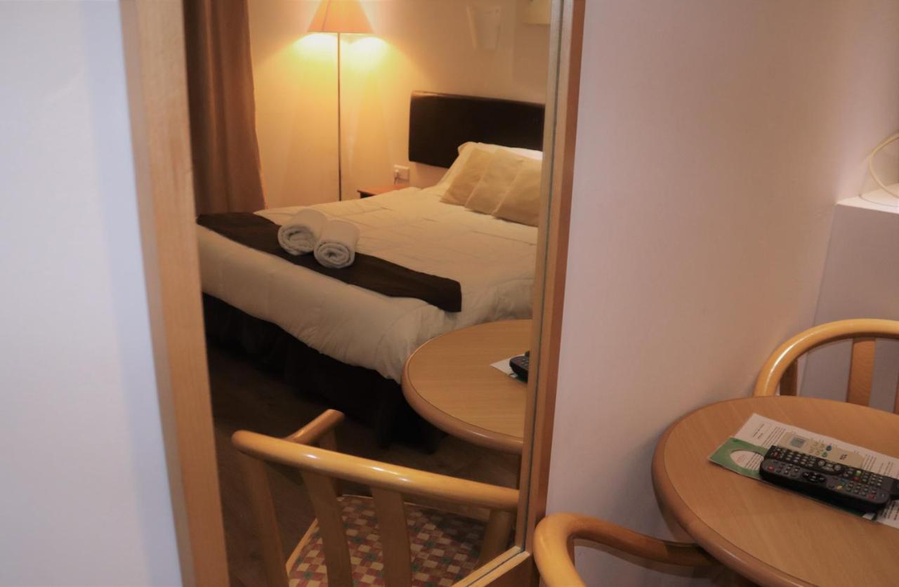 Sunstone Boutique Guest House Buġibba Extérieur photo