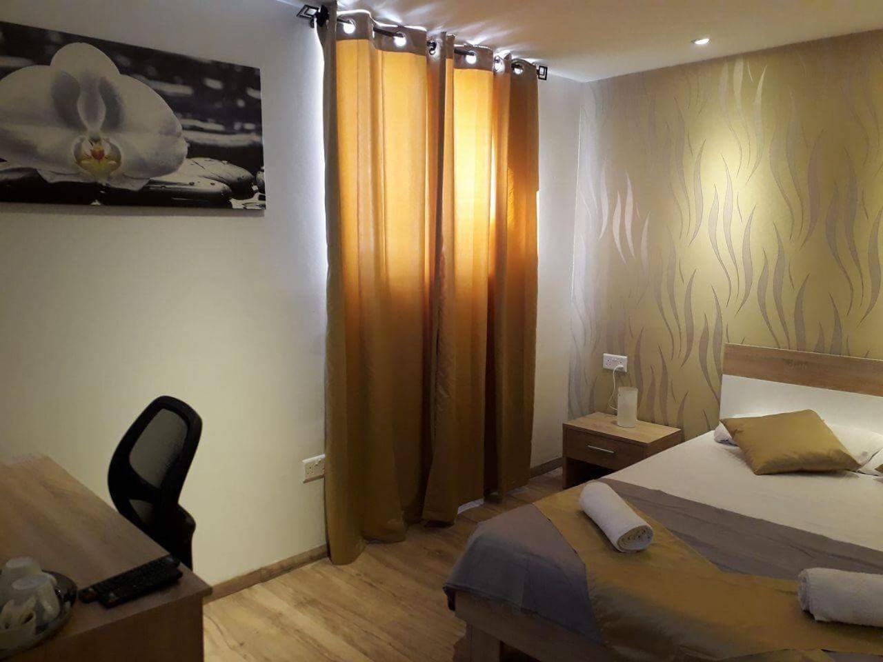 Sunstone Boutique Guest House Buġibba Extérieur photo