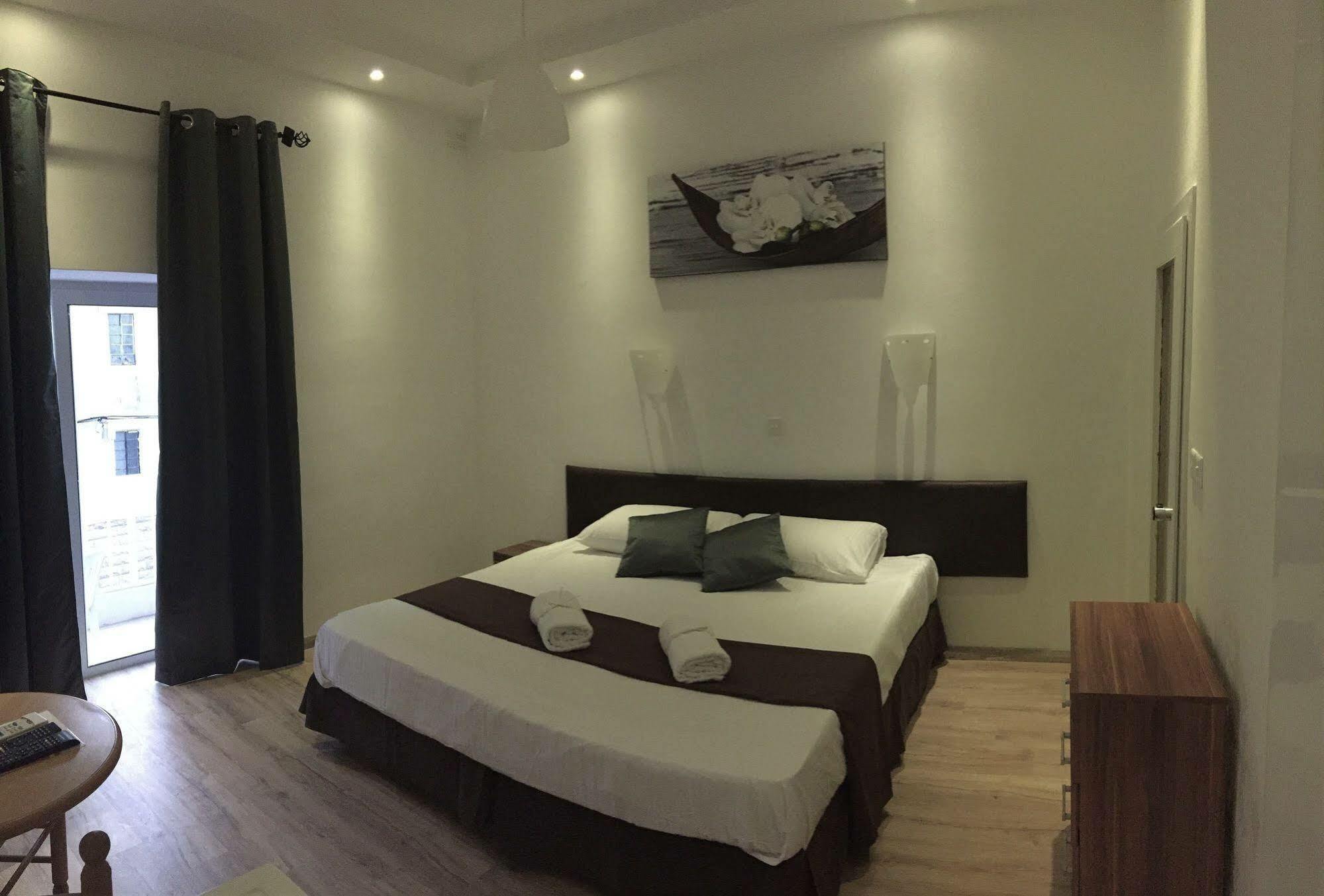 Sunstone Boutique Guest House Buġibba Extérieur photo