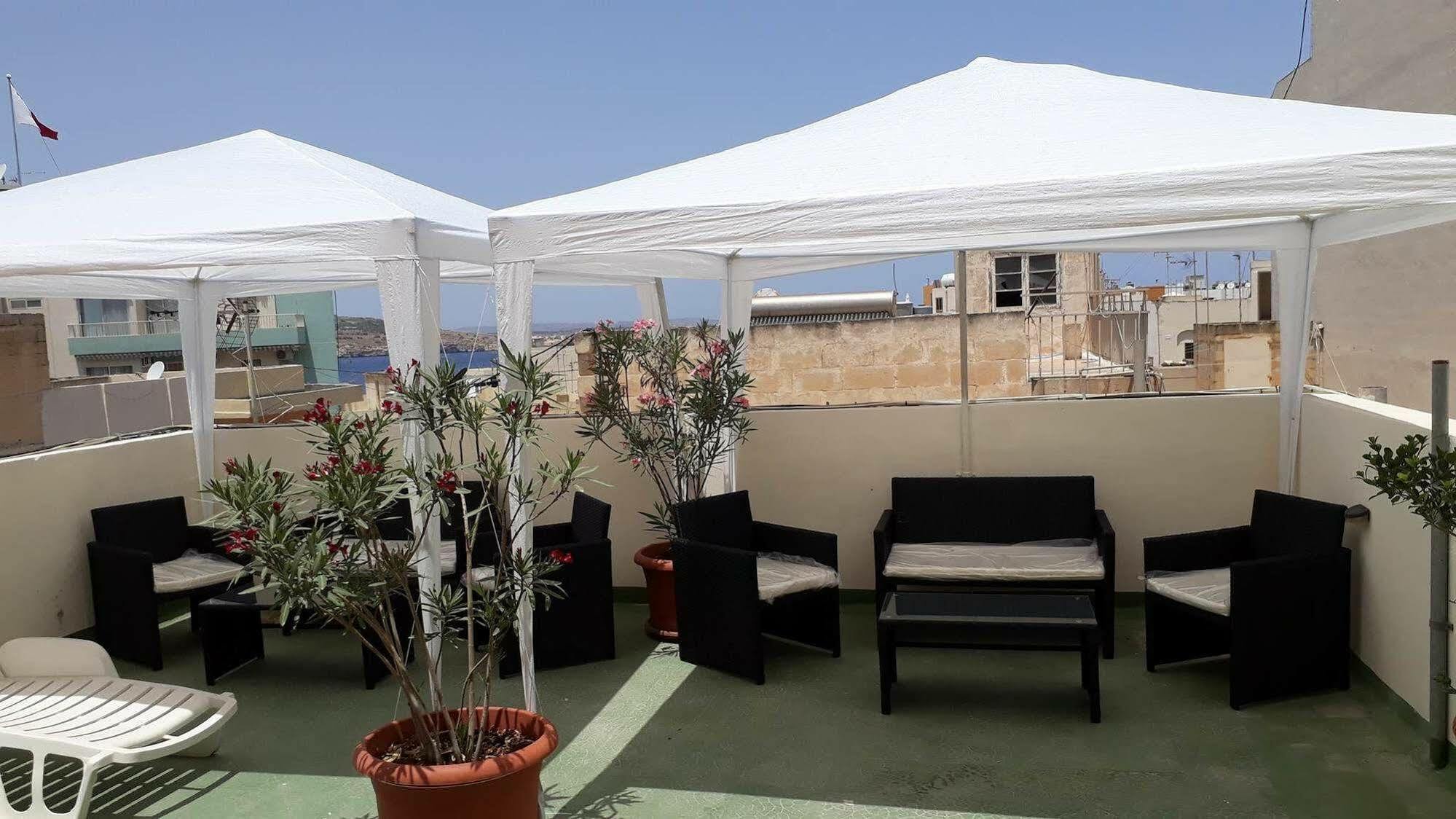 Sunstone Boutique Guest House Buġibba Extérieur photo