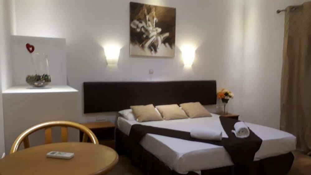 Sunstone Boutique Guest House Buġibba Extérieur photo